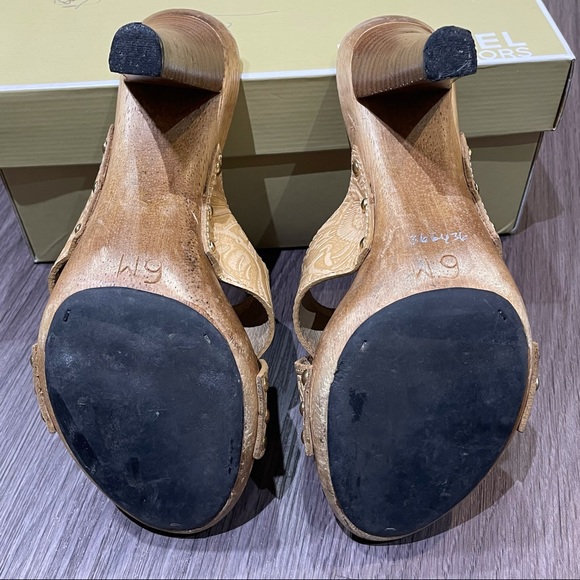 Michael Kors Wooden Heels Size 6 leather upper - Picture 5 of 5
